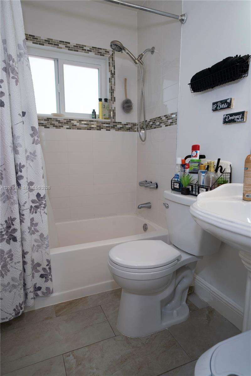 6944 10th Ct, Pembroke Pines, FL 33023 - For Sale photo 21