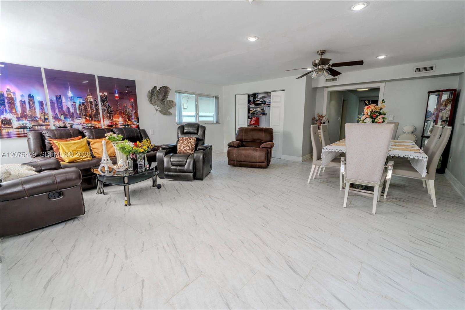 6944 10th Ct, Pembroke Pines, FL 33023 - For Sale photo 7