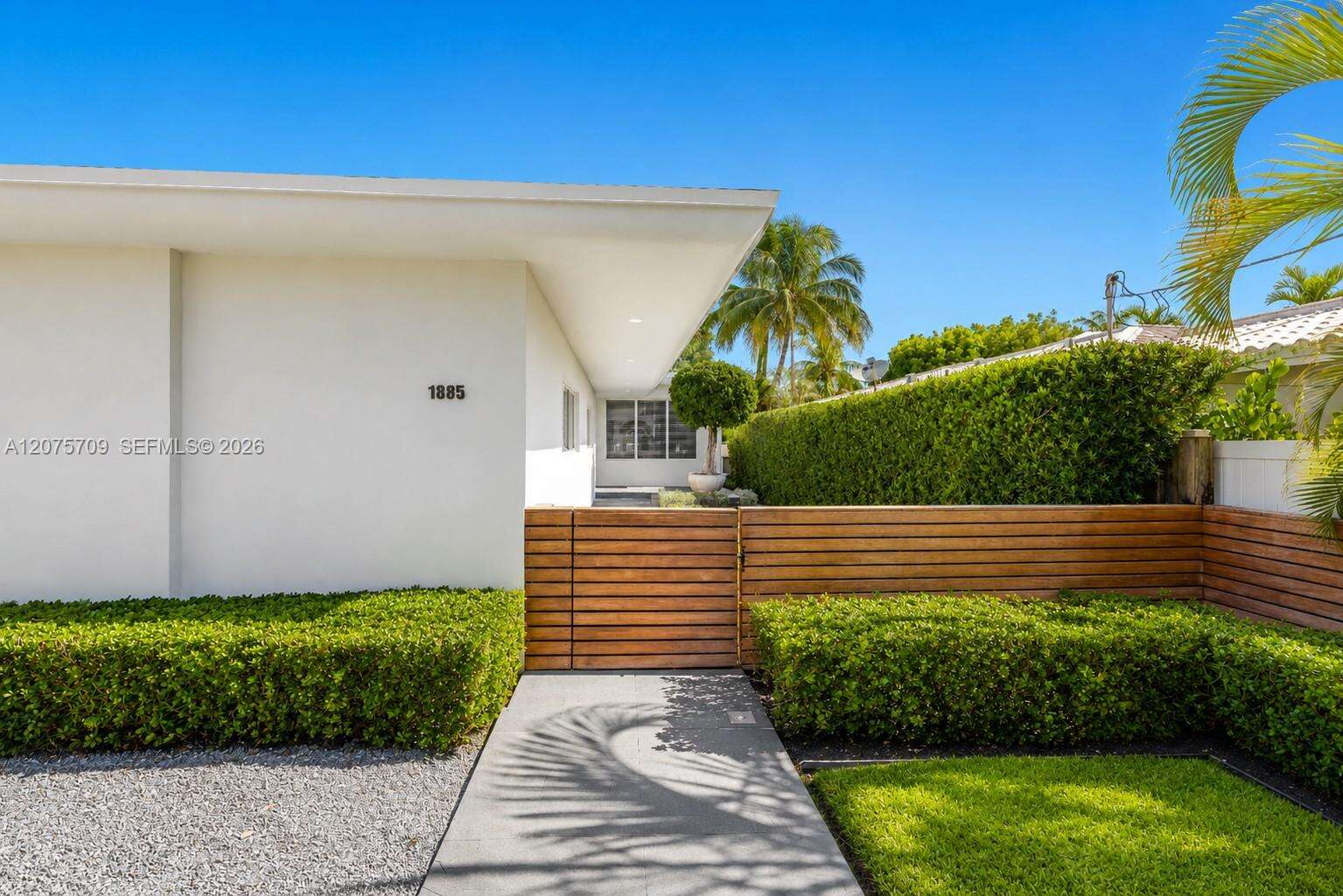 1885 Daytonia Rd, Miami Beach, FL 33141 - For Sale photo 2