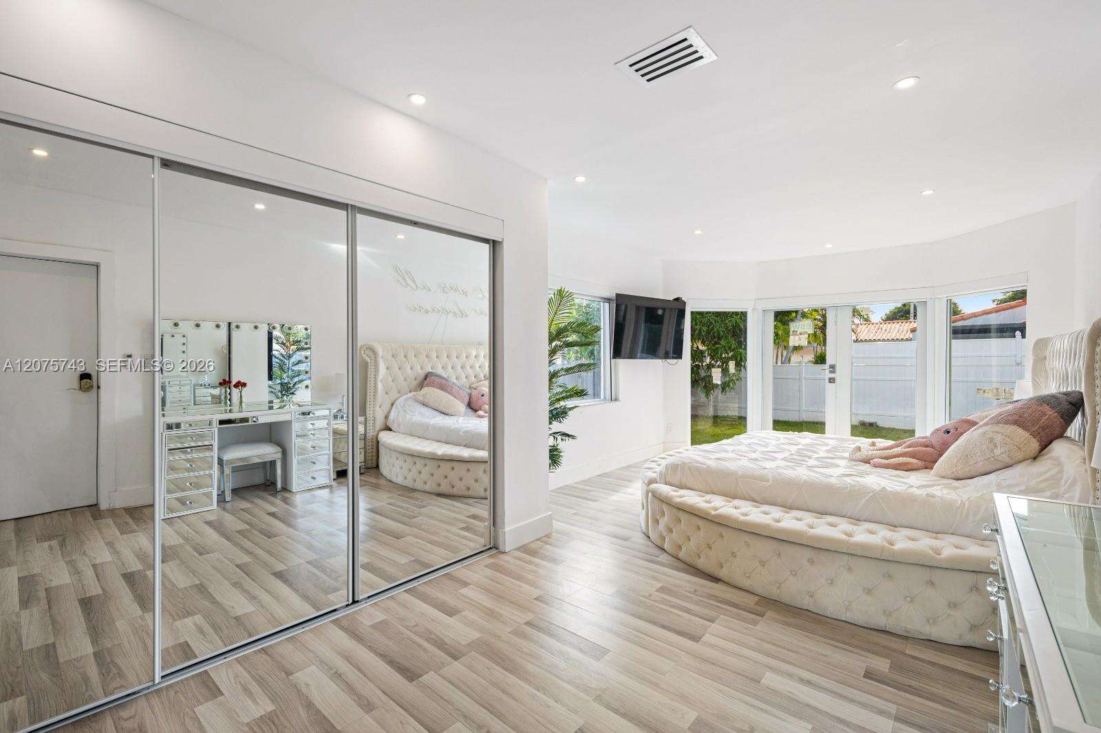 1460 Marseille Dr, Miami Beach, FL 33141 - For Sale photo 5