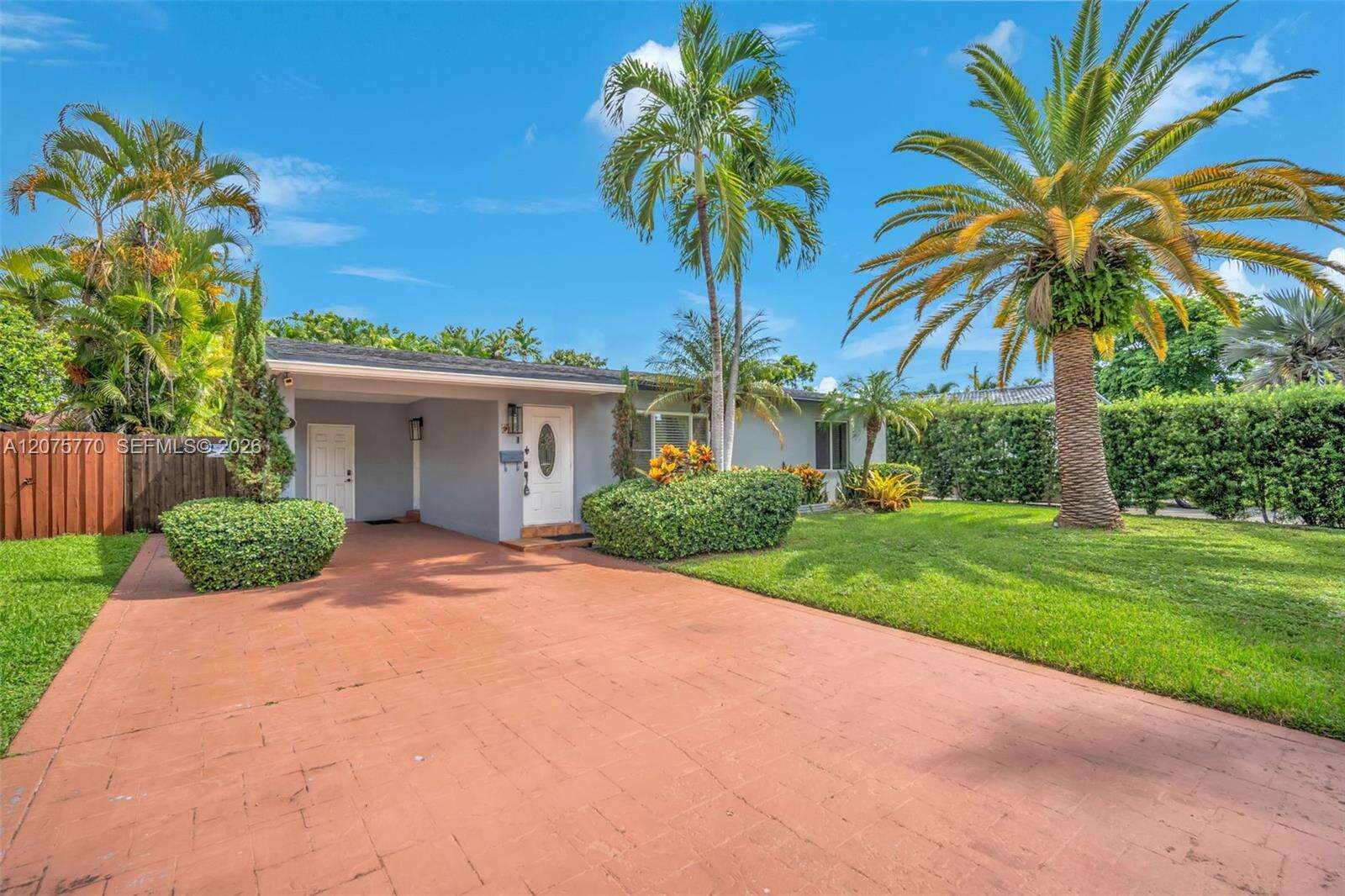 907 5th St, Hallandale Beach, FL 33009 - For Sale photo 1