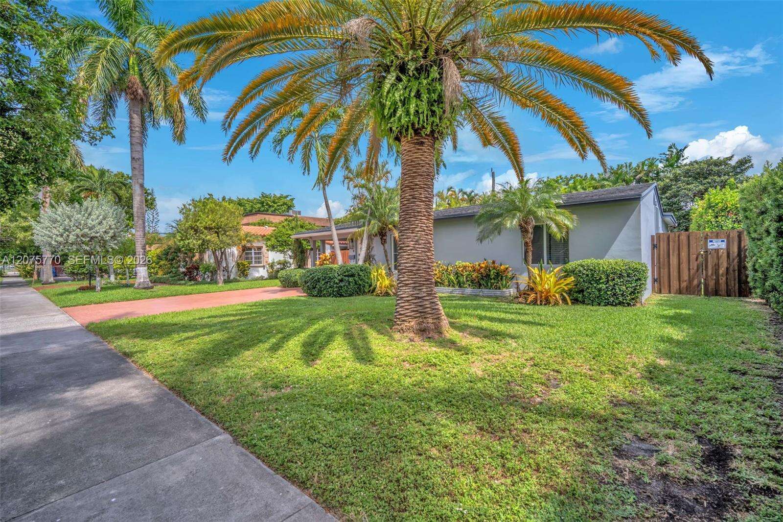 907 5th St, Hallandale Beach, FL 33009 - For Sale photo 3