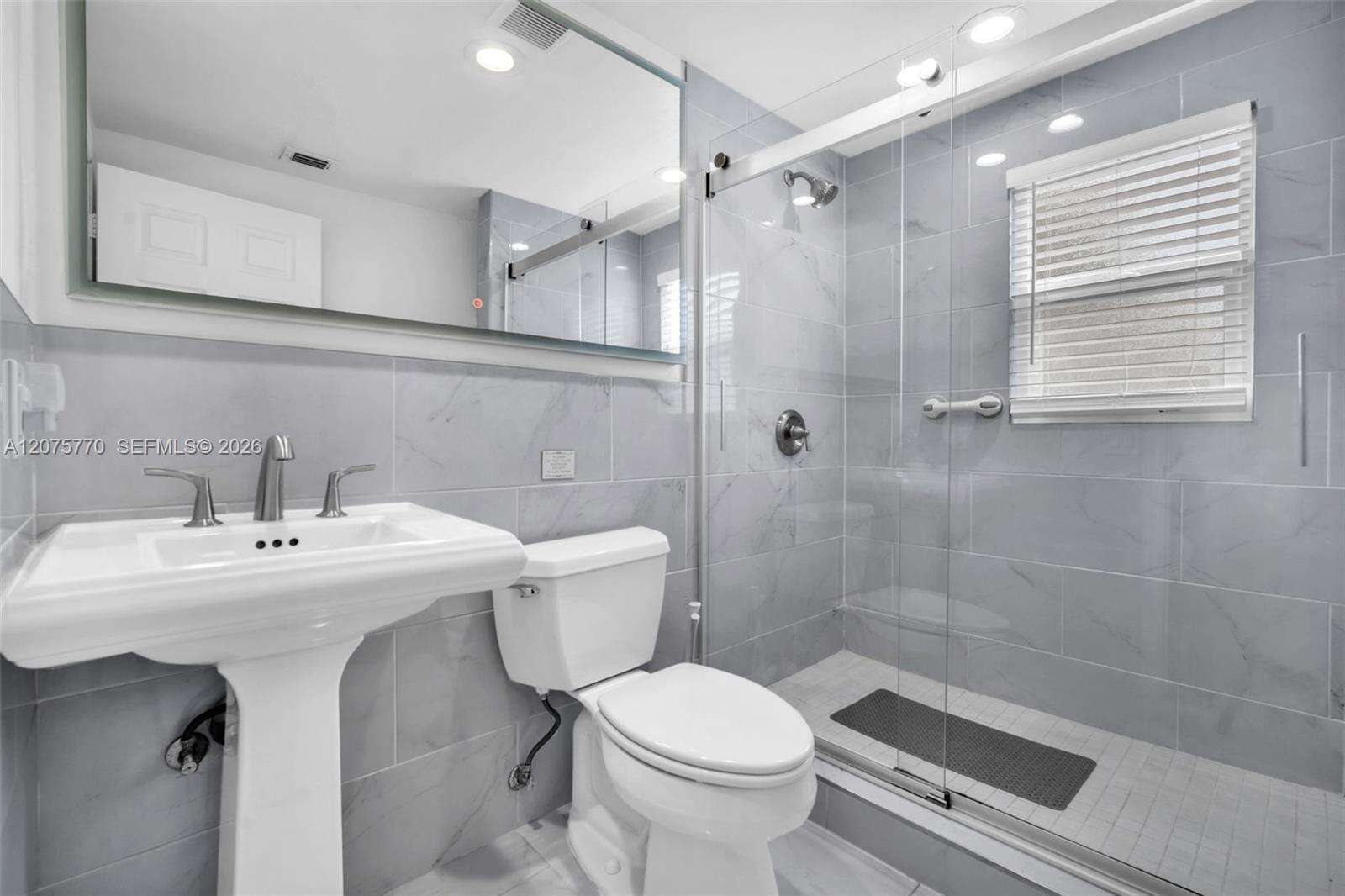 907 5th St, Hallandale Beach, FL 33009 - For Sale photo 10