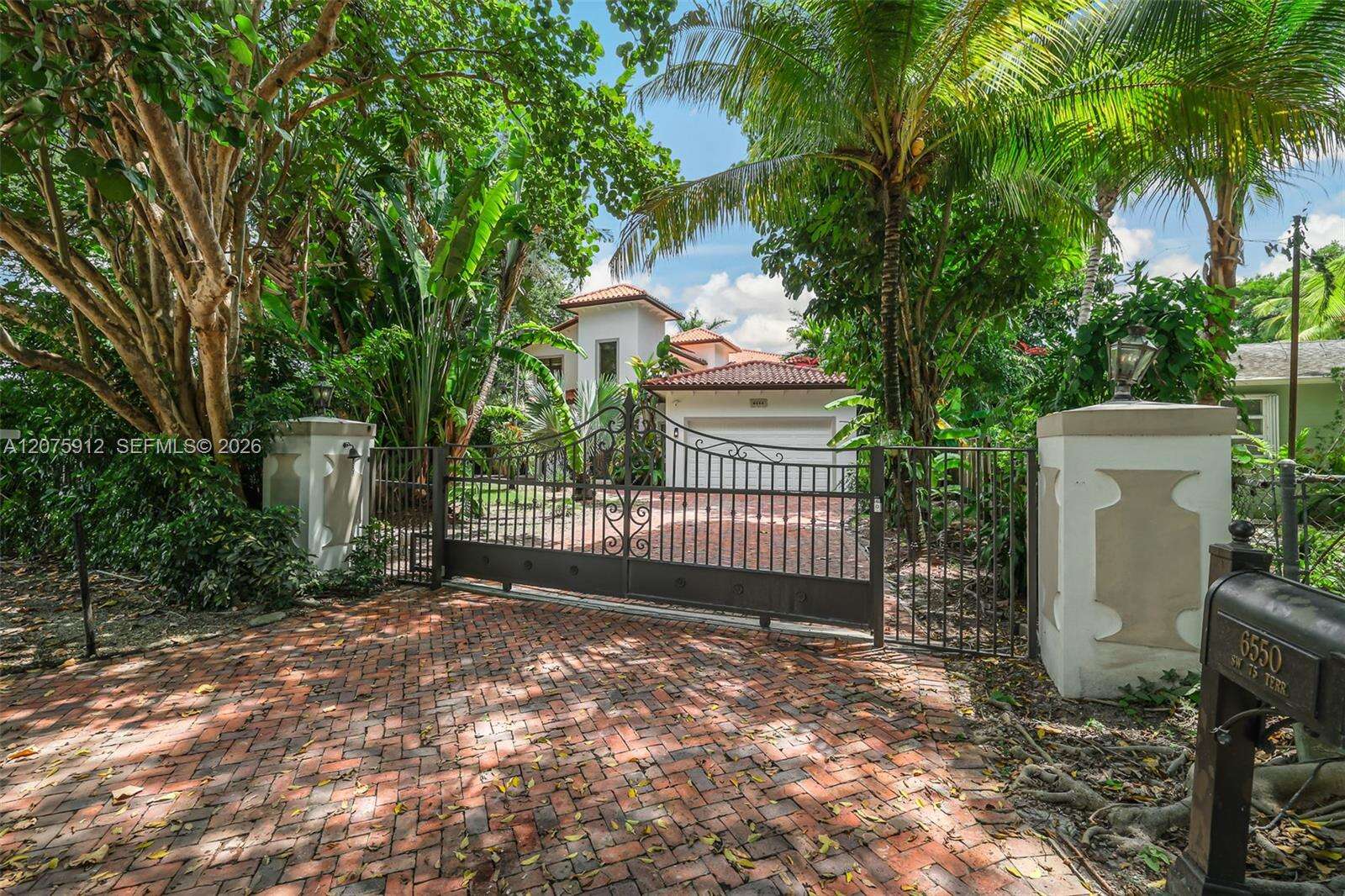6550 75th Ter, South Miami, FL 33143 - For Sale photo 2