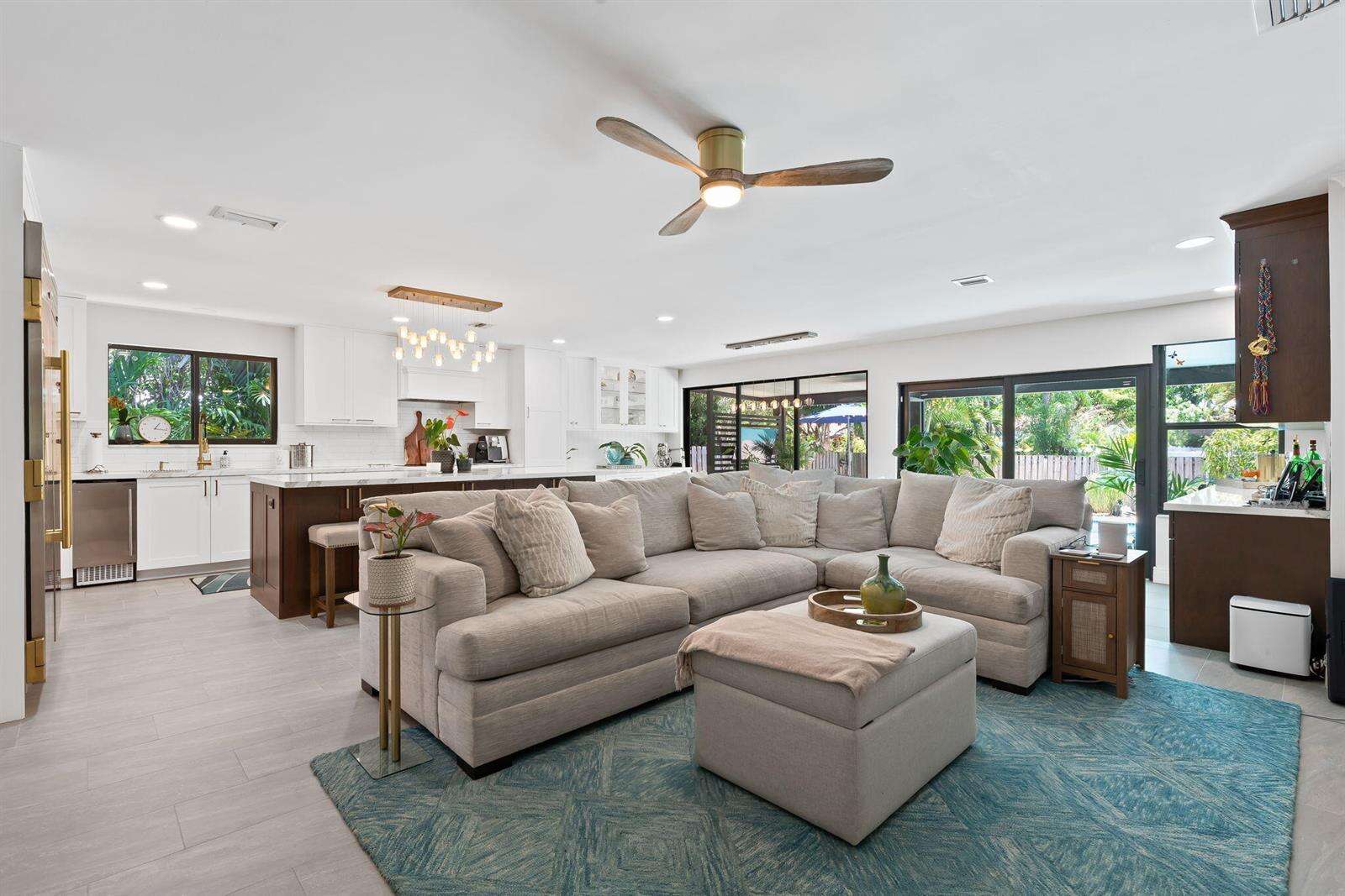 1230 Taylor, Hollywood, FL 33019 - For Sale photo 5
