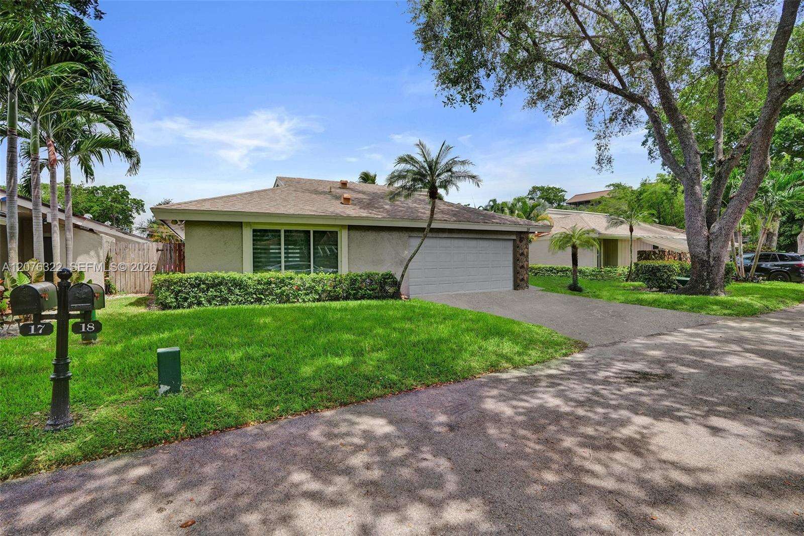 18 Boxwood Rd, Hollywood, FL 33021 - For Sale photo 1