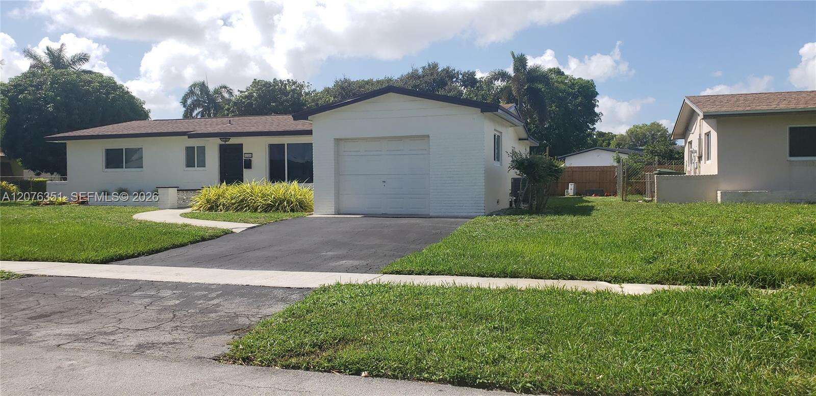 8320 24th Ct, Pembroke Pines, FL 33024 - For Sale photo 3