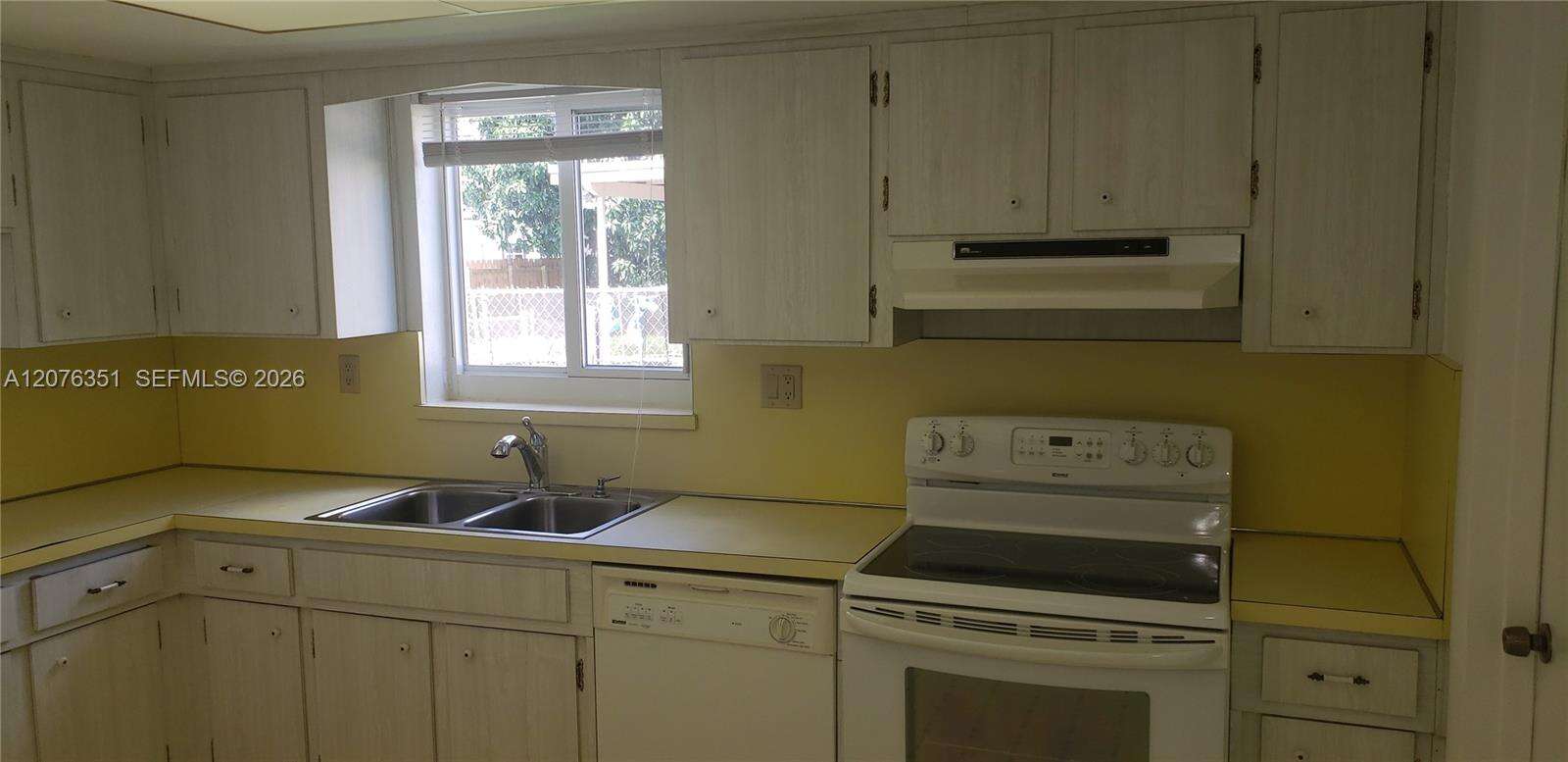 8320 24th Ct, Pembroke Pines, FL 33024 - For Sale photo 38