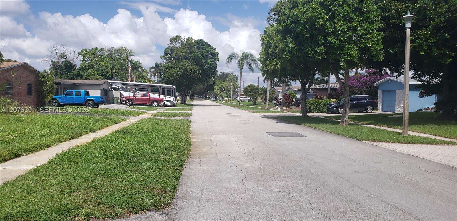 8320 24th Ct, Pembroke Pines, FL 33024 - For Sale photo 7