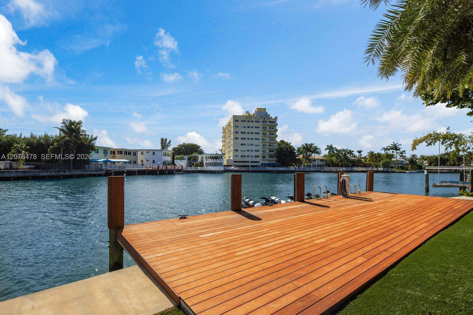 528 Lakeview Ct, Miami Beach, FL 33140 - For Sale photo 29
