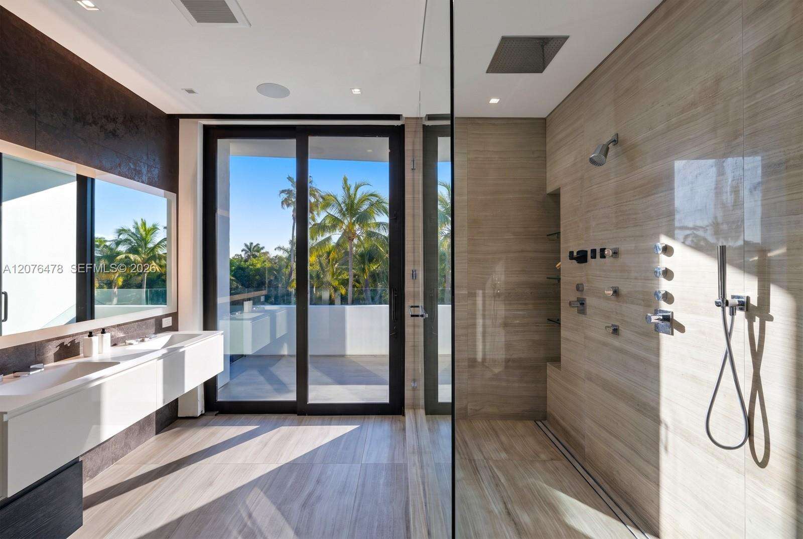 528 Lakeview Ct, Miami Beach, FL 33140 - For Sale photo 34