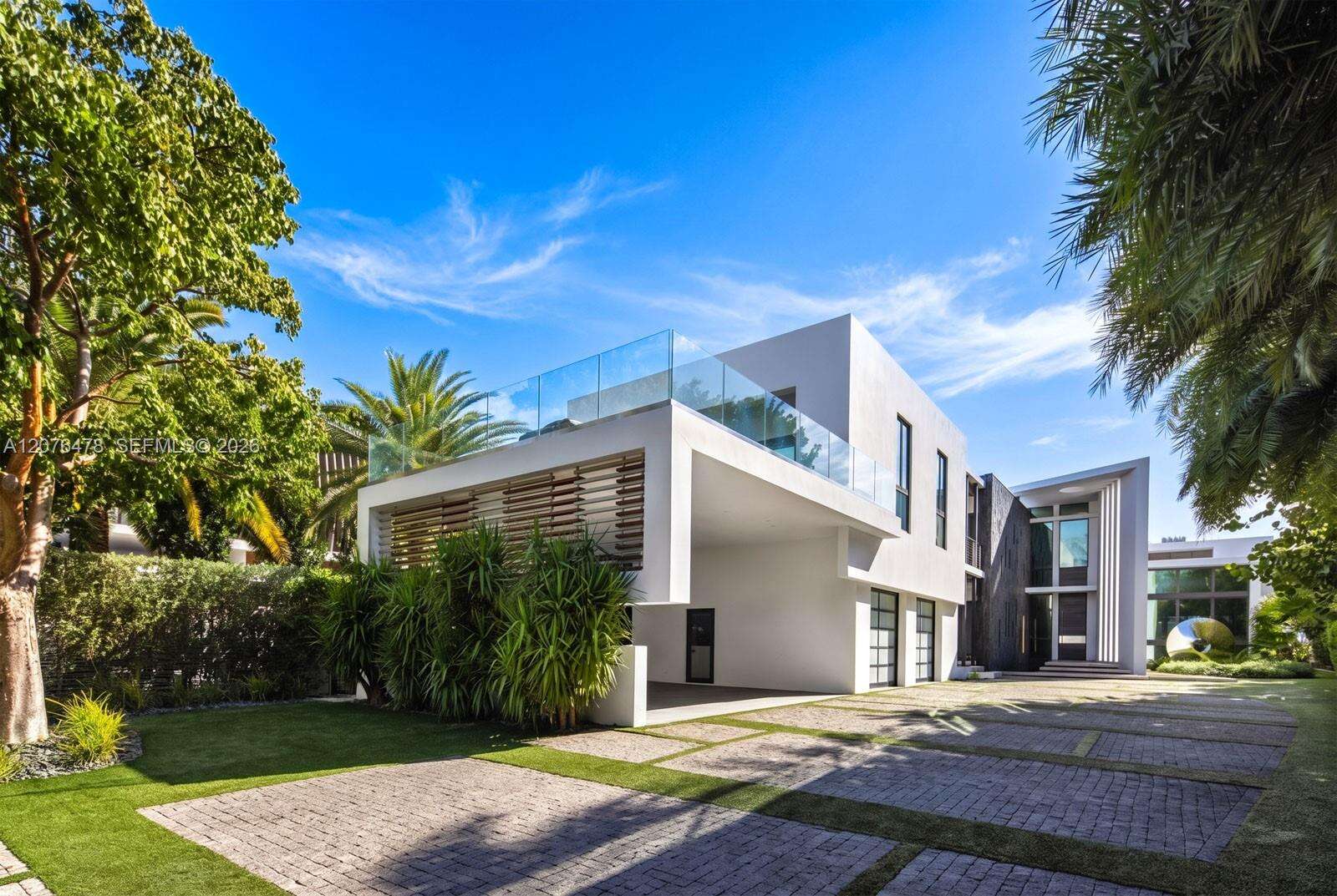 528 Lakeview Ct, Miami Beach, FL 33140 - For Sale photo 7