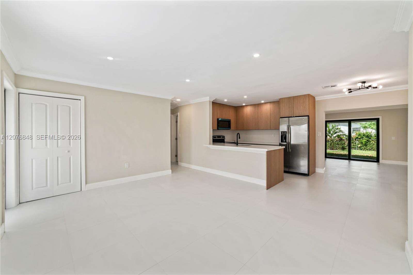 220 69th Ter, Hollywood, FL 33024 - For Sale photo 11