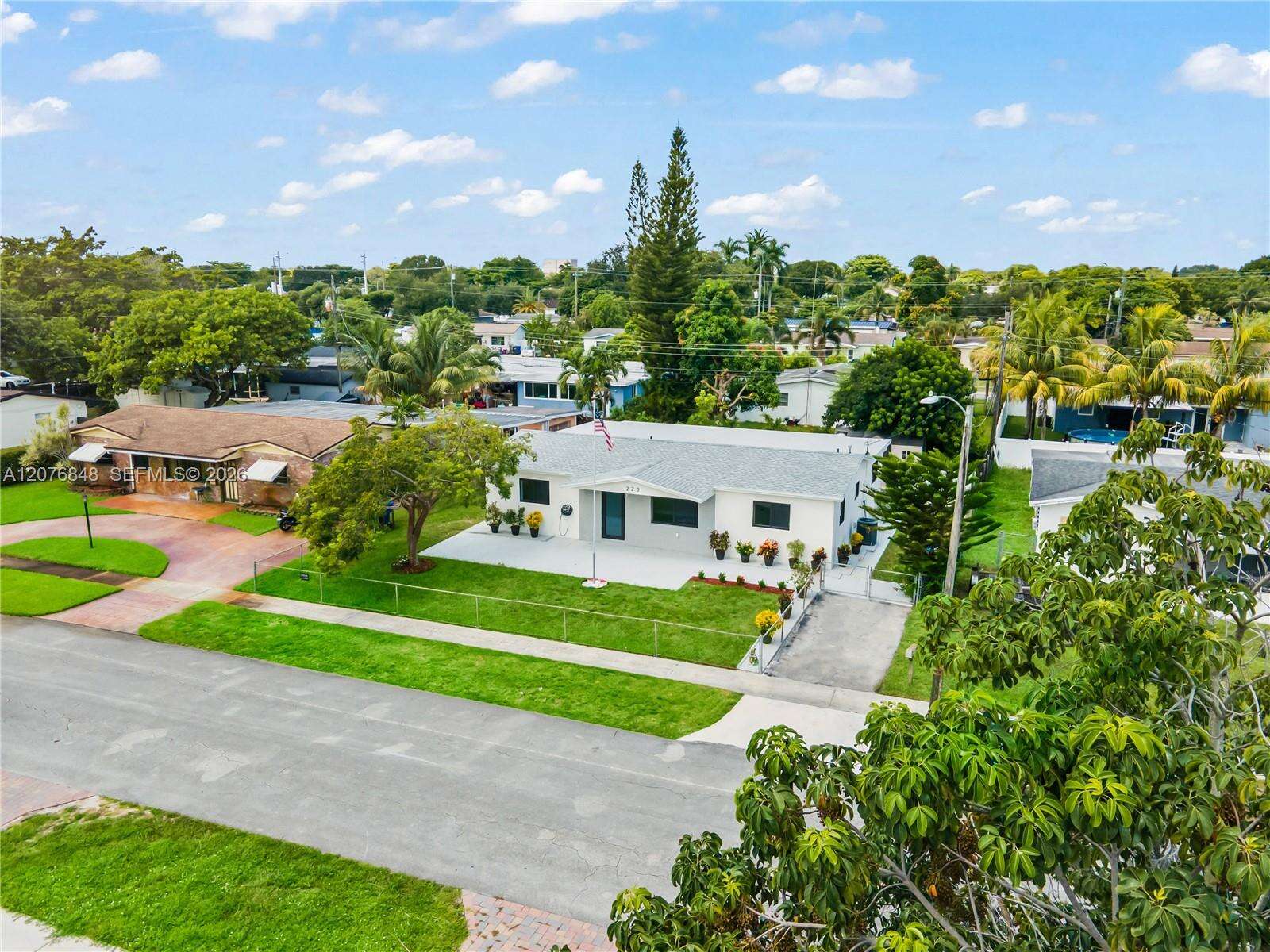 220 69th Ter, Hollywood, FL 33024 - For Sale photo 5