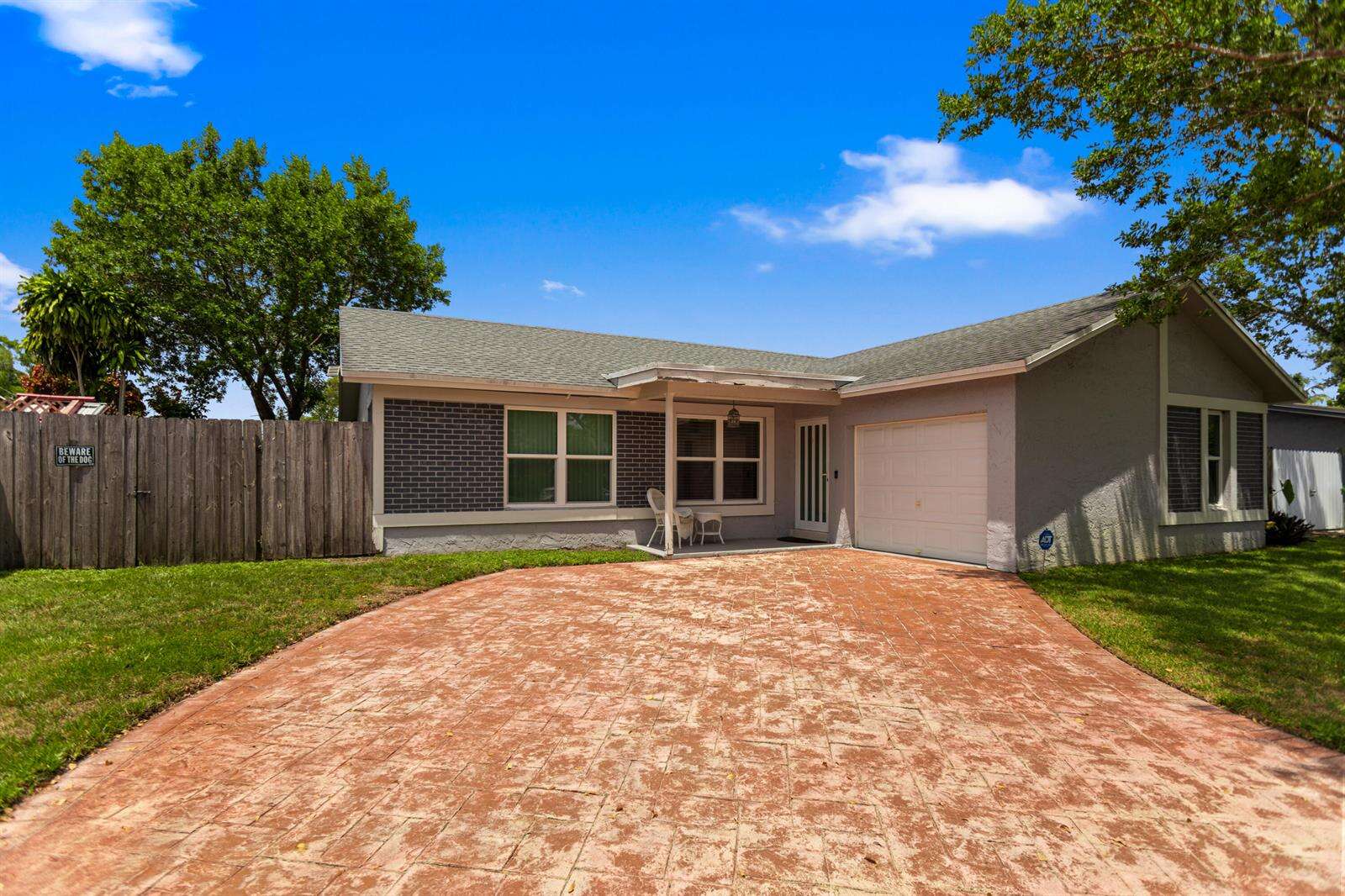 8621 3rd, Pembroke Pines, FL 33024 - For Sale photo 1