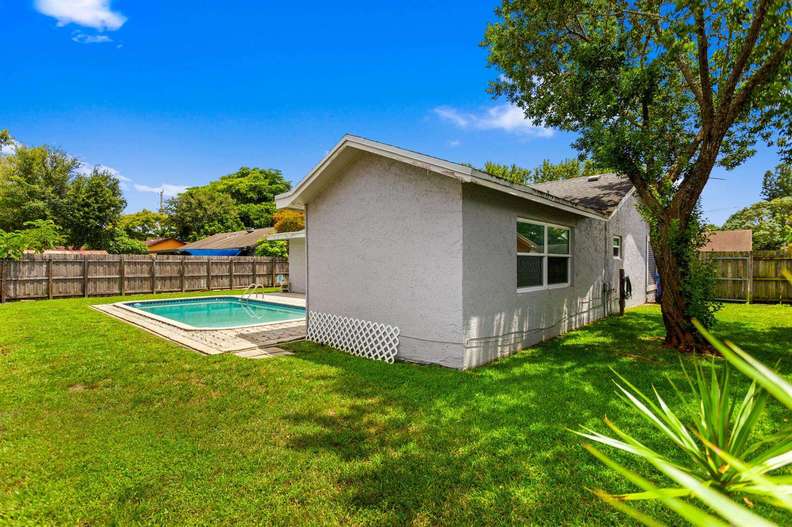 8621 3rd, Pembroke Pines, FL 33024 - For Sale photo 47