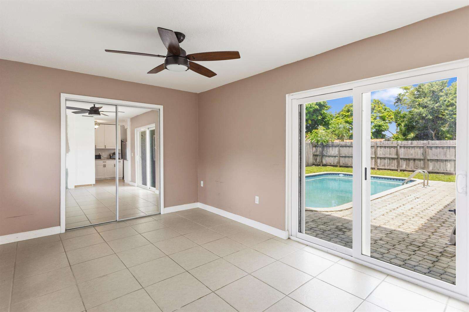 8621 3rd, Pembroke Pines, FL 33024 - For Sale photo 6