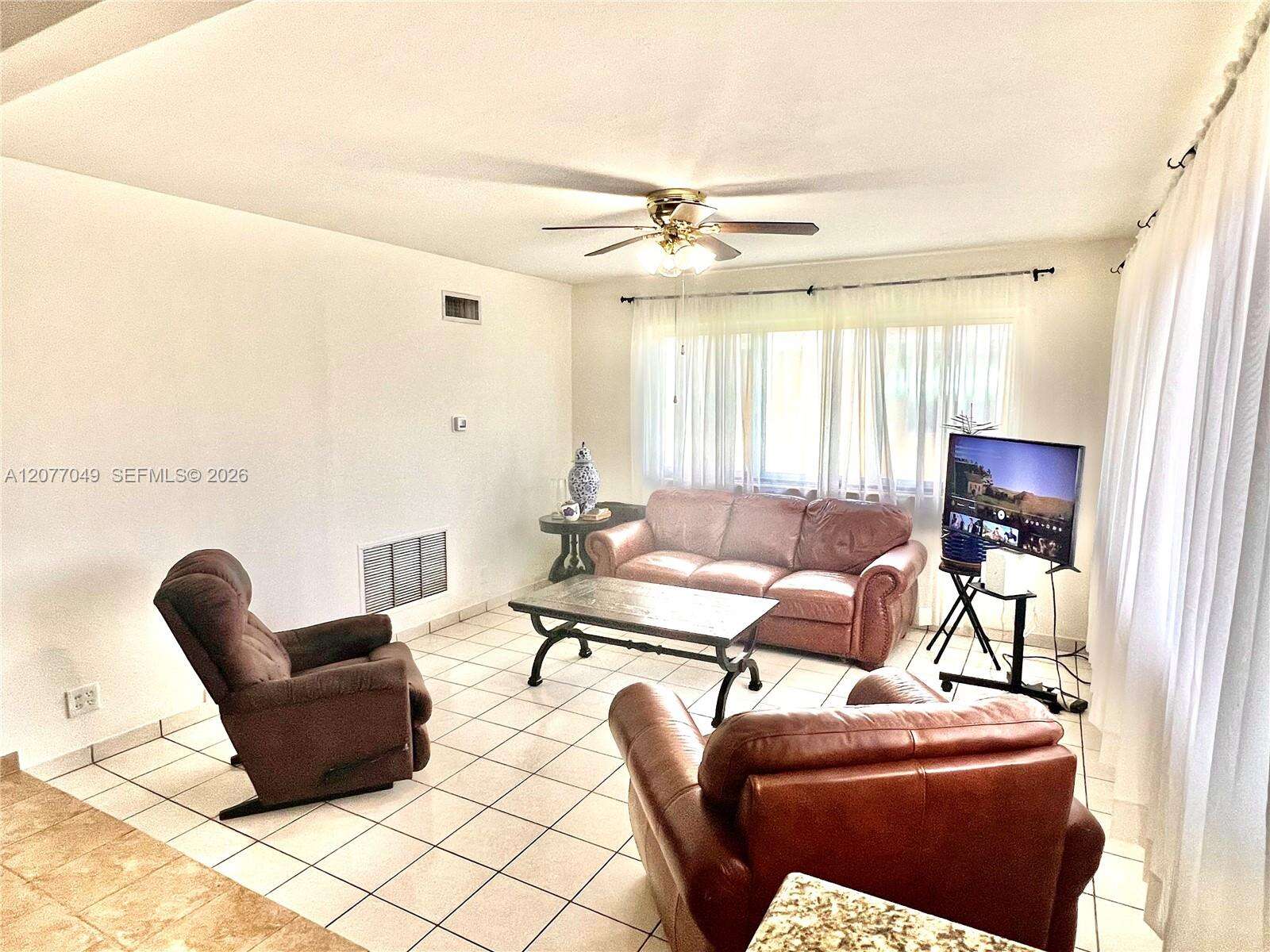 106 32nd Ave, Hollywood, FL 33021 - For Sale photo 2
