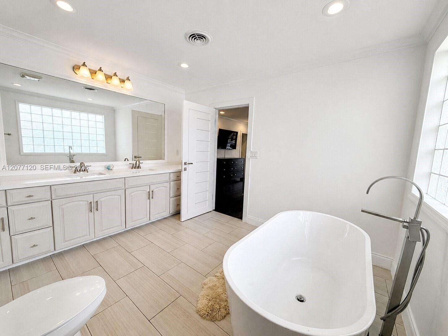 2830 56th Ct, Fort Lauderdale, FL 33308 - For Sale photo 15