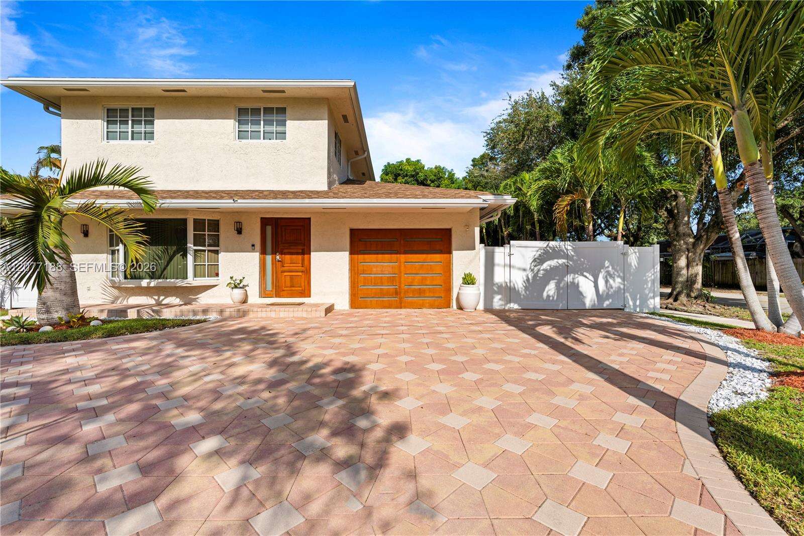 2801 38th Ave, Hollywood, FL 33021 - For Sale photo 2