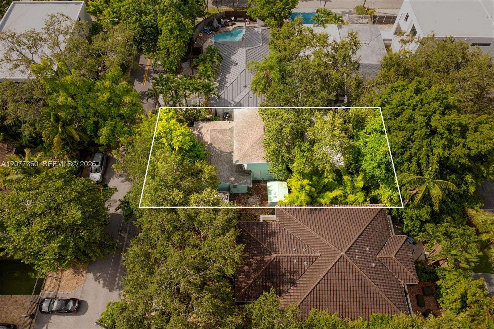 2952 Louise St, Coconut Grove, FL 33133 - For Sale photo 2