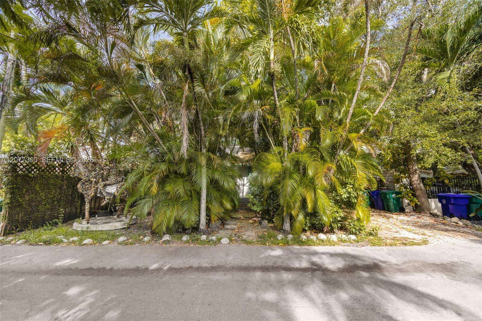 2952 Louise St, Coconut Grove, FL 33133 - For Sale photo 4
