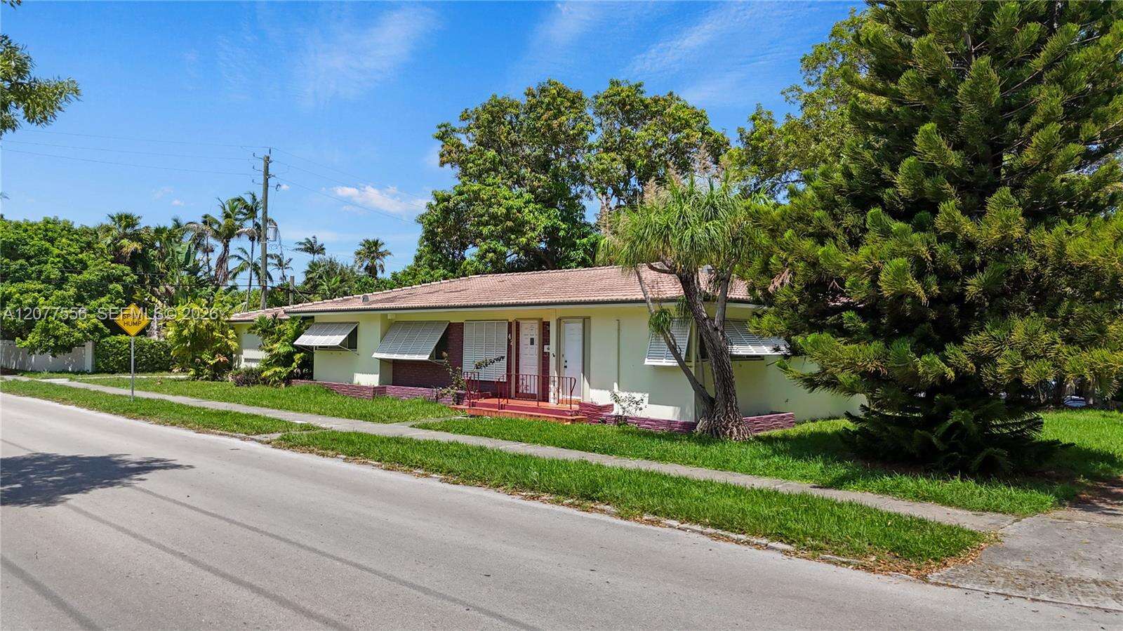 425 15th Ave, Hollywood, FL 33020 - For Sale photo 2