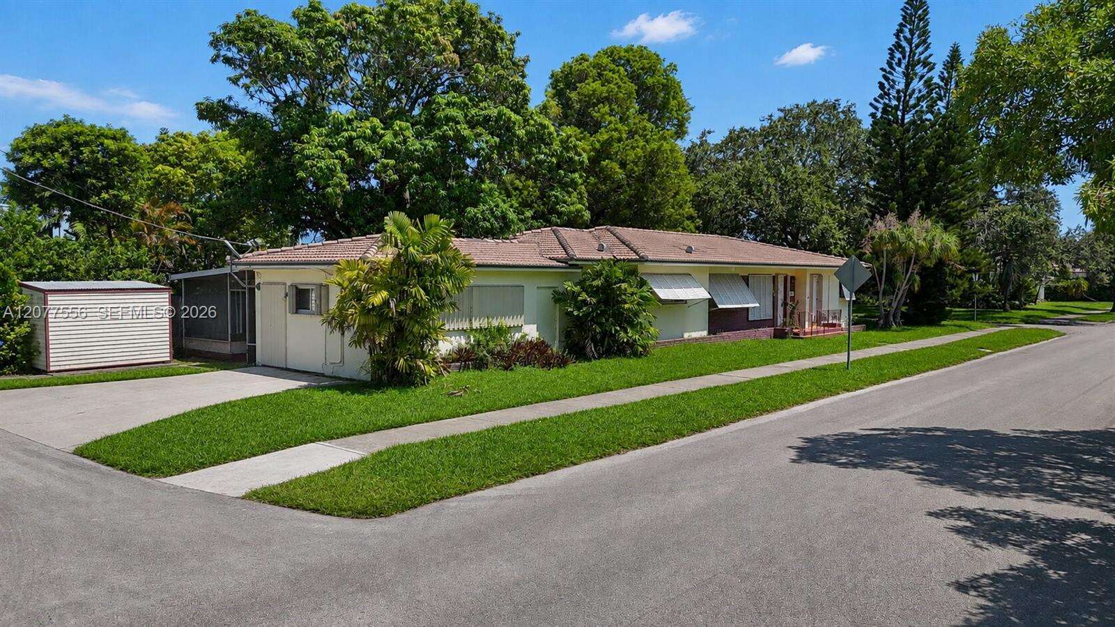 425 15th Ave, Hollywood, FL 33020 - For Sale photo 3