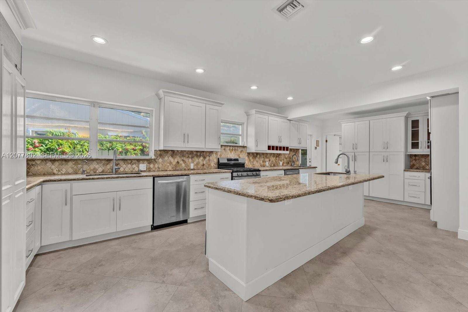 4560 Prairie Ave, Miami Beach, FL 33140 - For Sale photo 12