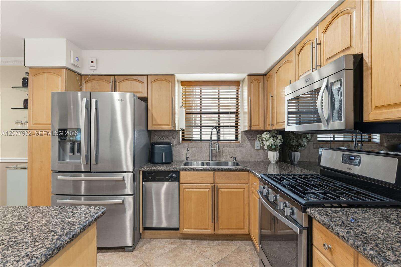 2485 214th St, Miami, FL 33180 - For Sale photo 14