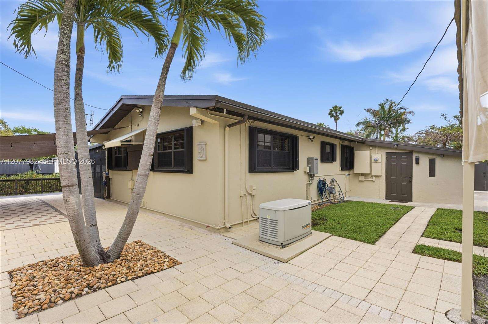 2485 214th St, Miami, FL 33180 - For Sale photo 40