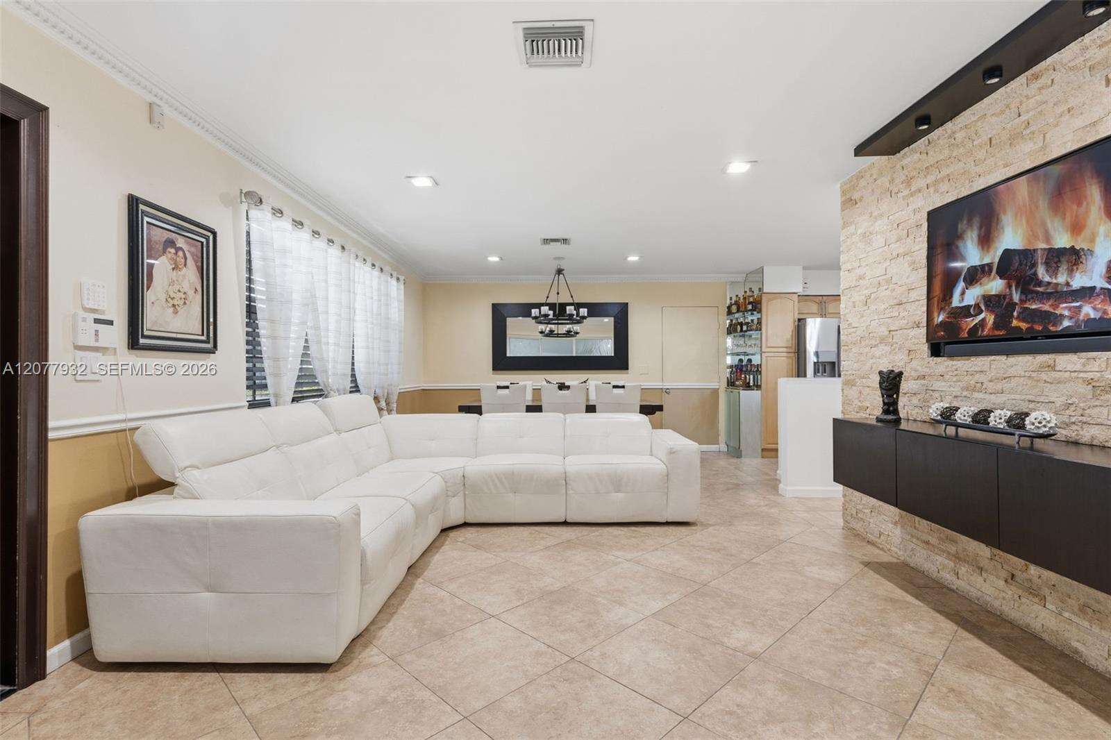 2485 214th St, Miami, FL 33180 - For Sale photo 6