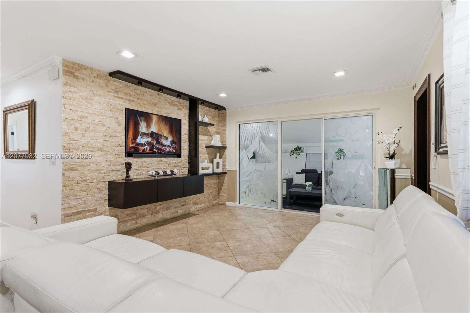 2485 214th St, Miami, FL 33180 - For Sale photo 8