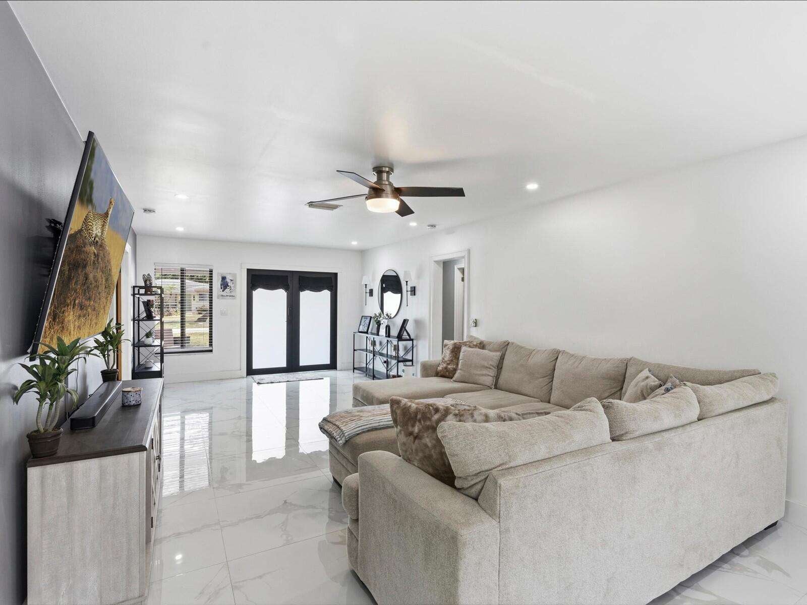 2860 Monroe, Hollywood, FL 33020 - For Sale photo 15