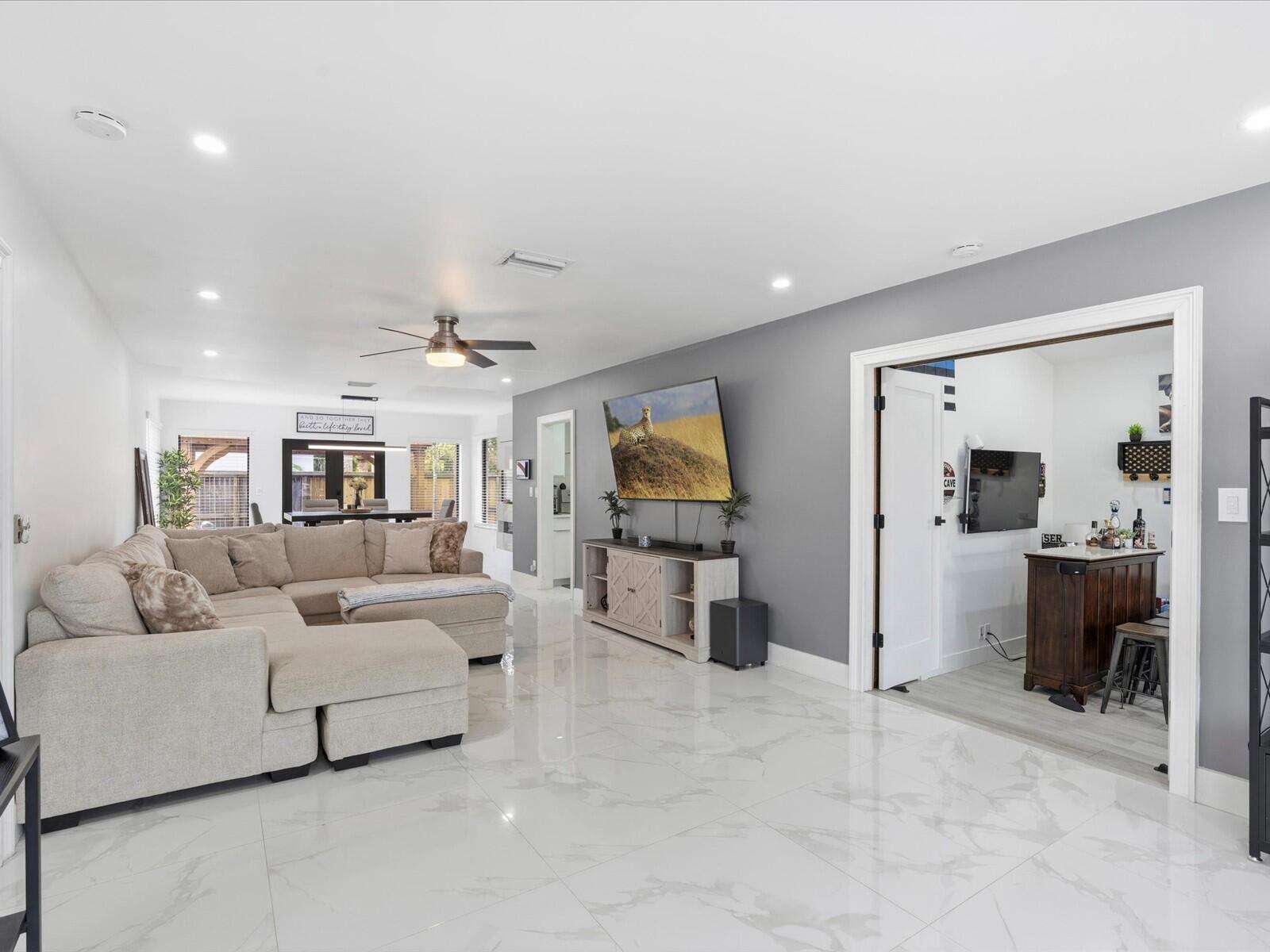 2860 Monroe, Hollywood, FL 33020 - For Sale photo 5