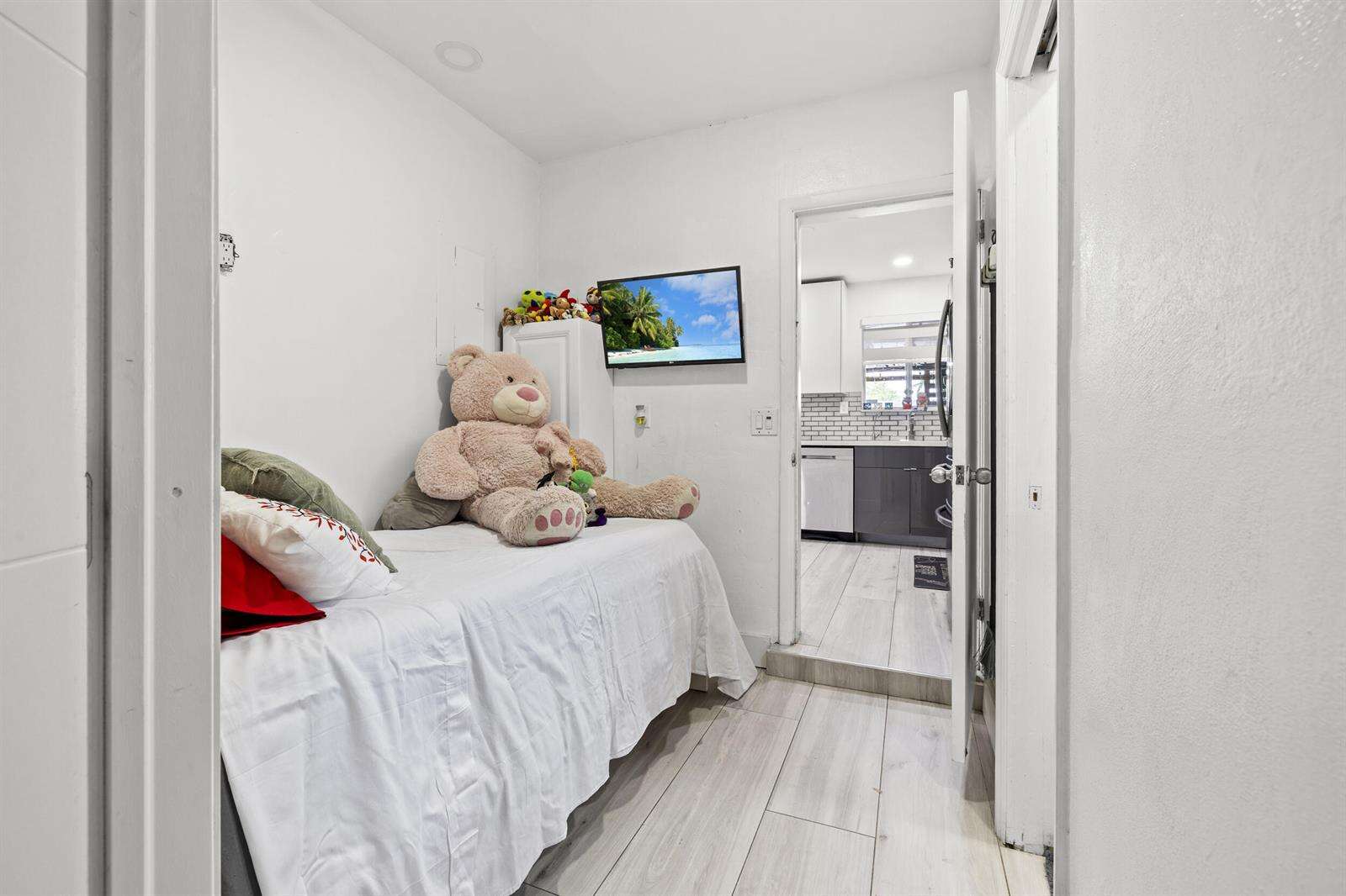 3230 Roosevelt, Hollywood, FL 33021 - For Sale photo 35