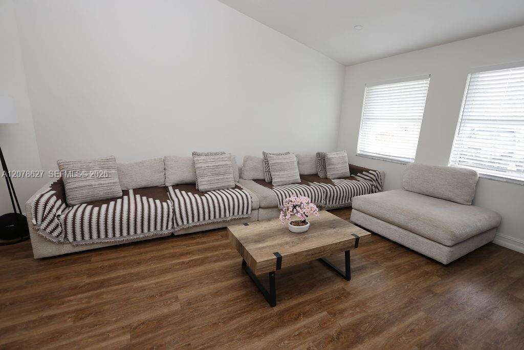 14871 156th St, Miami, FL 33187 - For Sale photo 3
