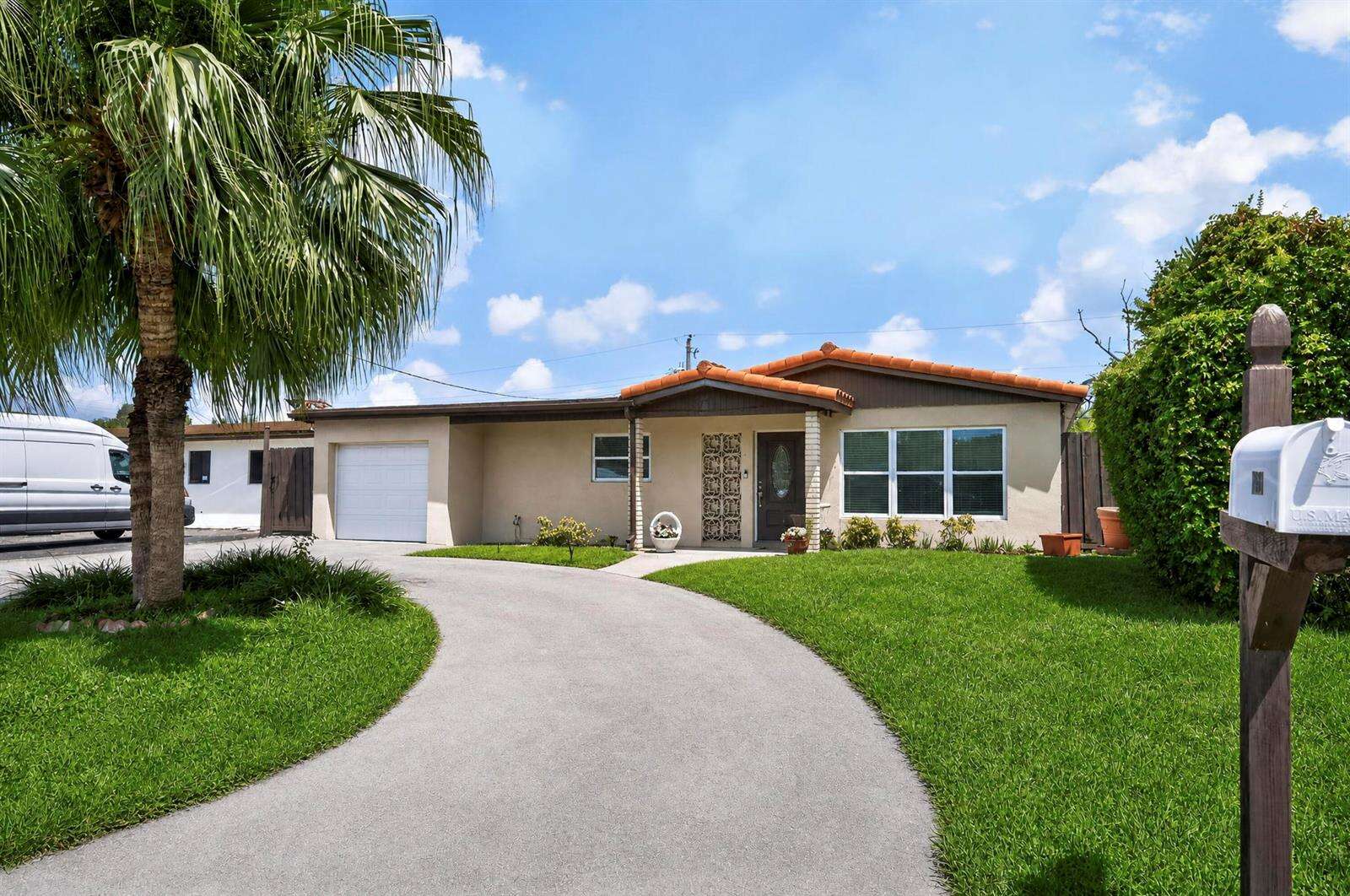 7961 Normandy, Miramar, FL 33023 - For Sale photo 2