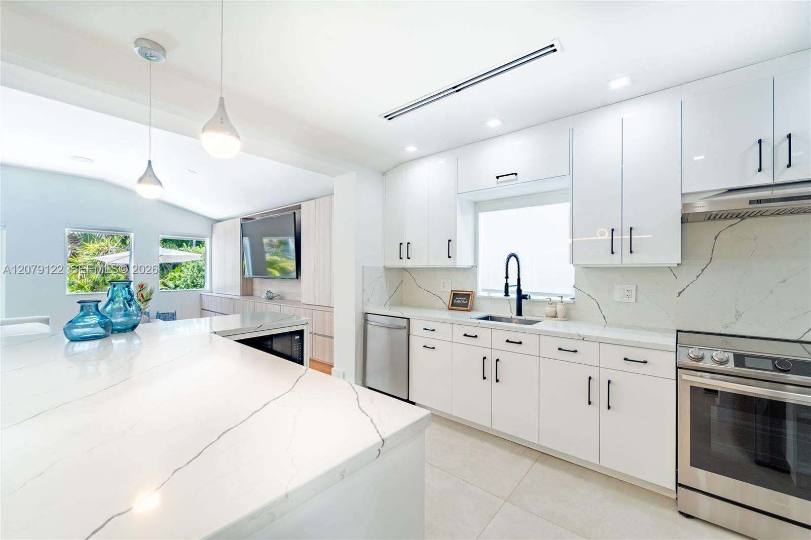 8926 Emerson Ave, Surfside, FL 33154 - For Sale photo 9