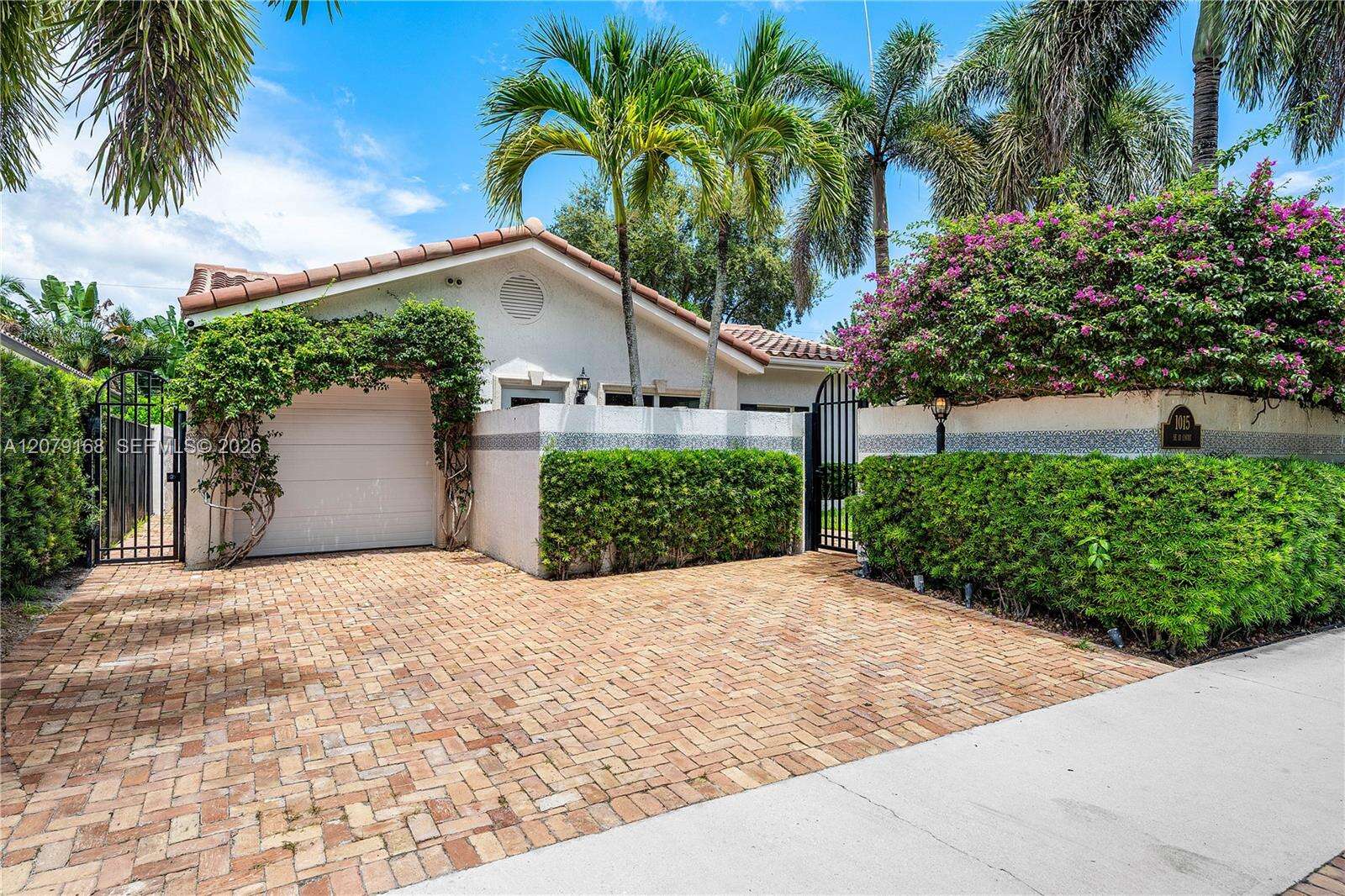 1015 11th Ct, Fort Lauderdale, FL 33316 - For Sale photo 2