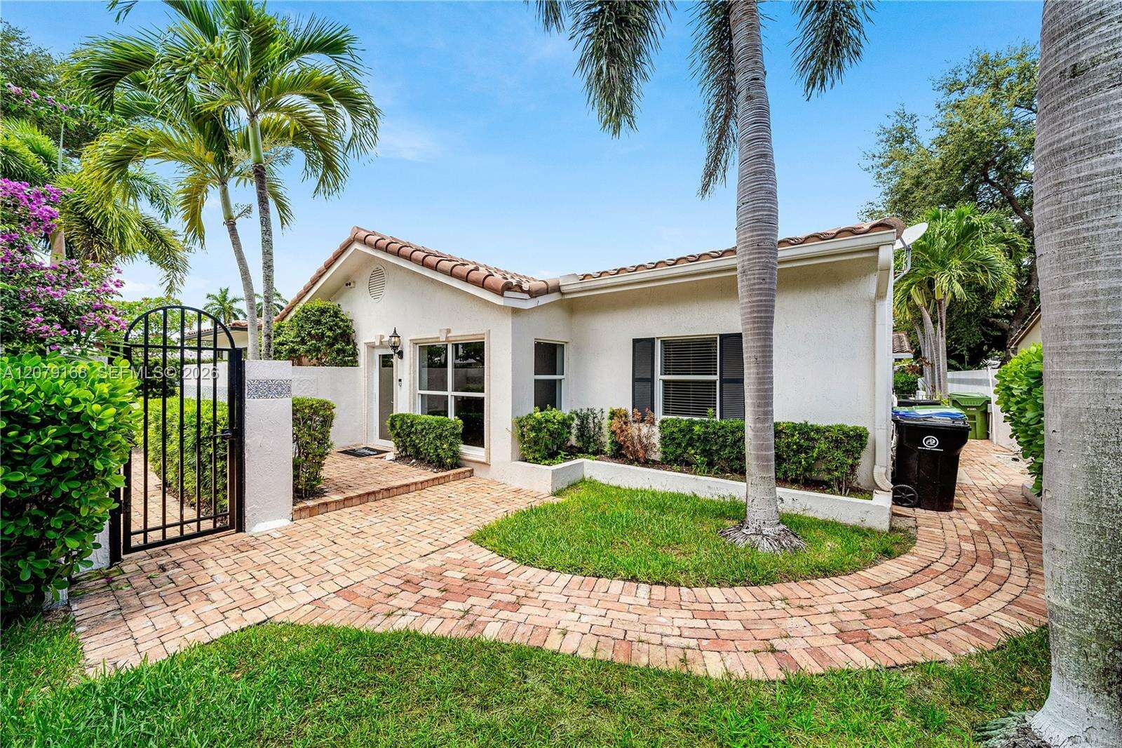 1015 11th Ct, Fort Lauderdale, FL 33316 - For Sale photo 3