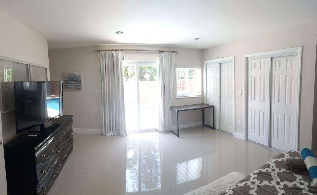1321 Madison, Hollywood, FL 33019 - For Sale photo 24