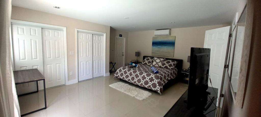 1321 Madison, Hollywood, FL 33019 - For Sale photo 27