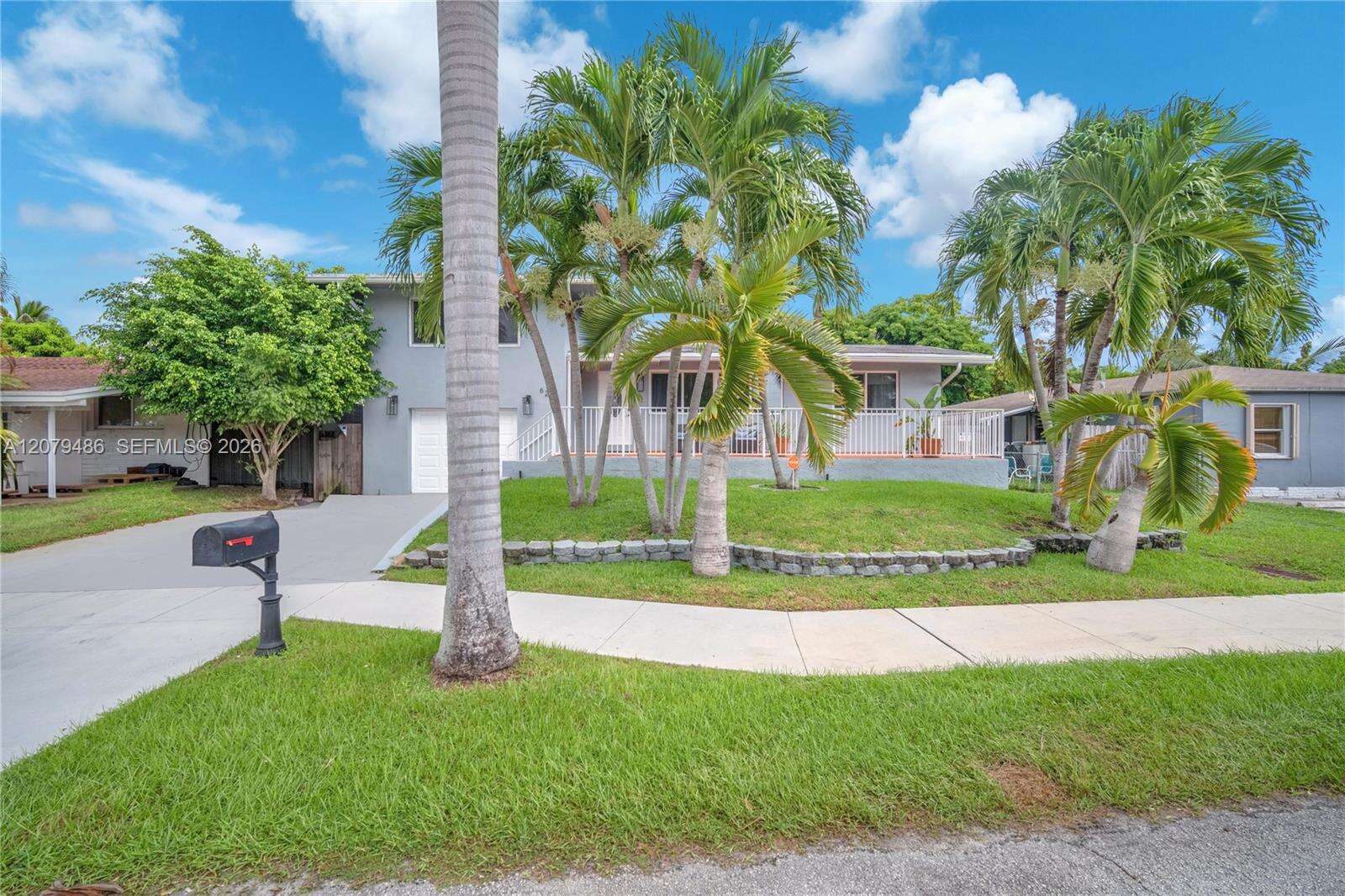 628 4th St, Hallandale Beach, FL 33009 - For Sale photo 2
