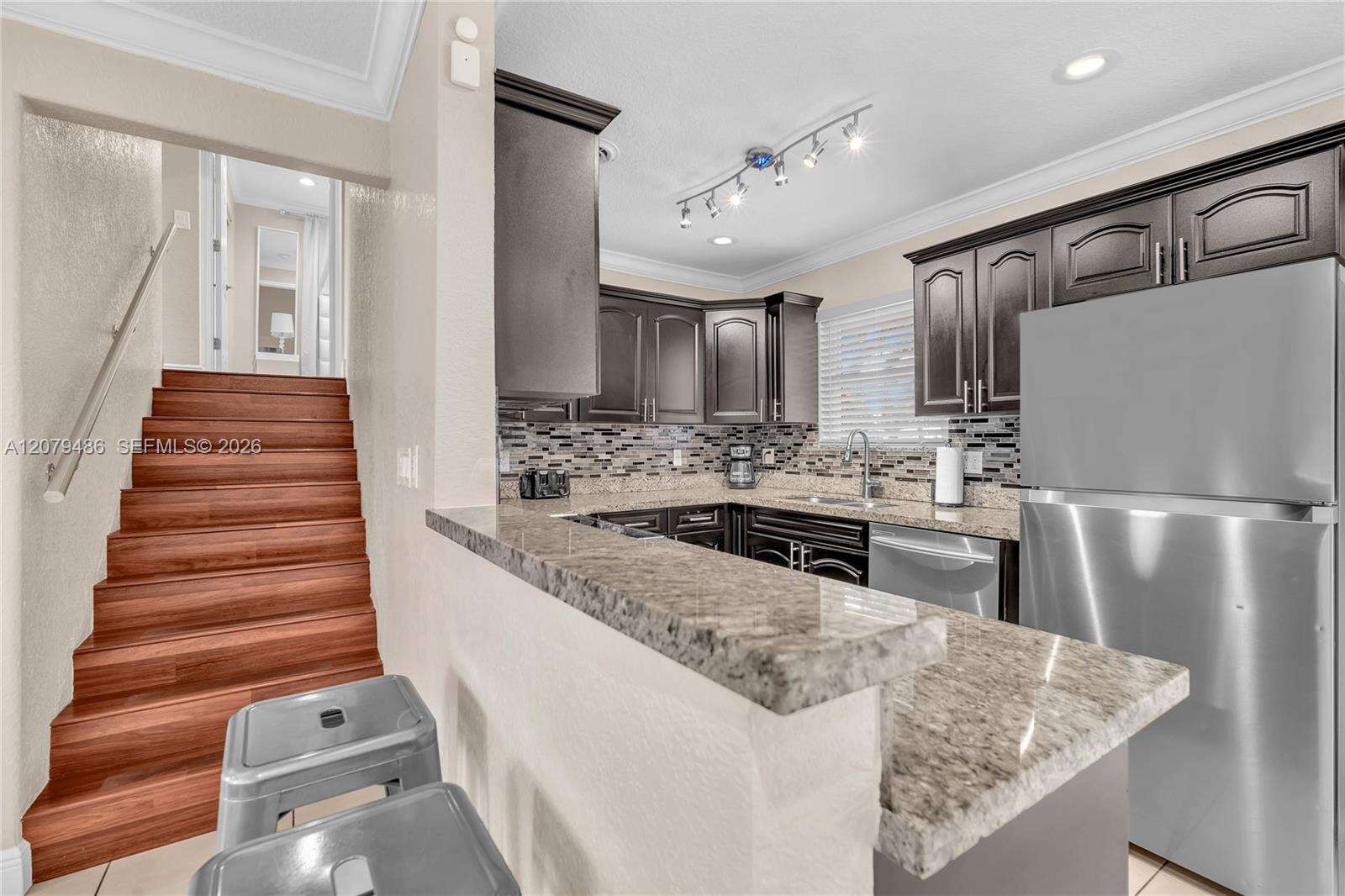 628 4th St, Hallandale Beach, FL 33009 - For Sale photo 8