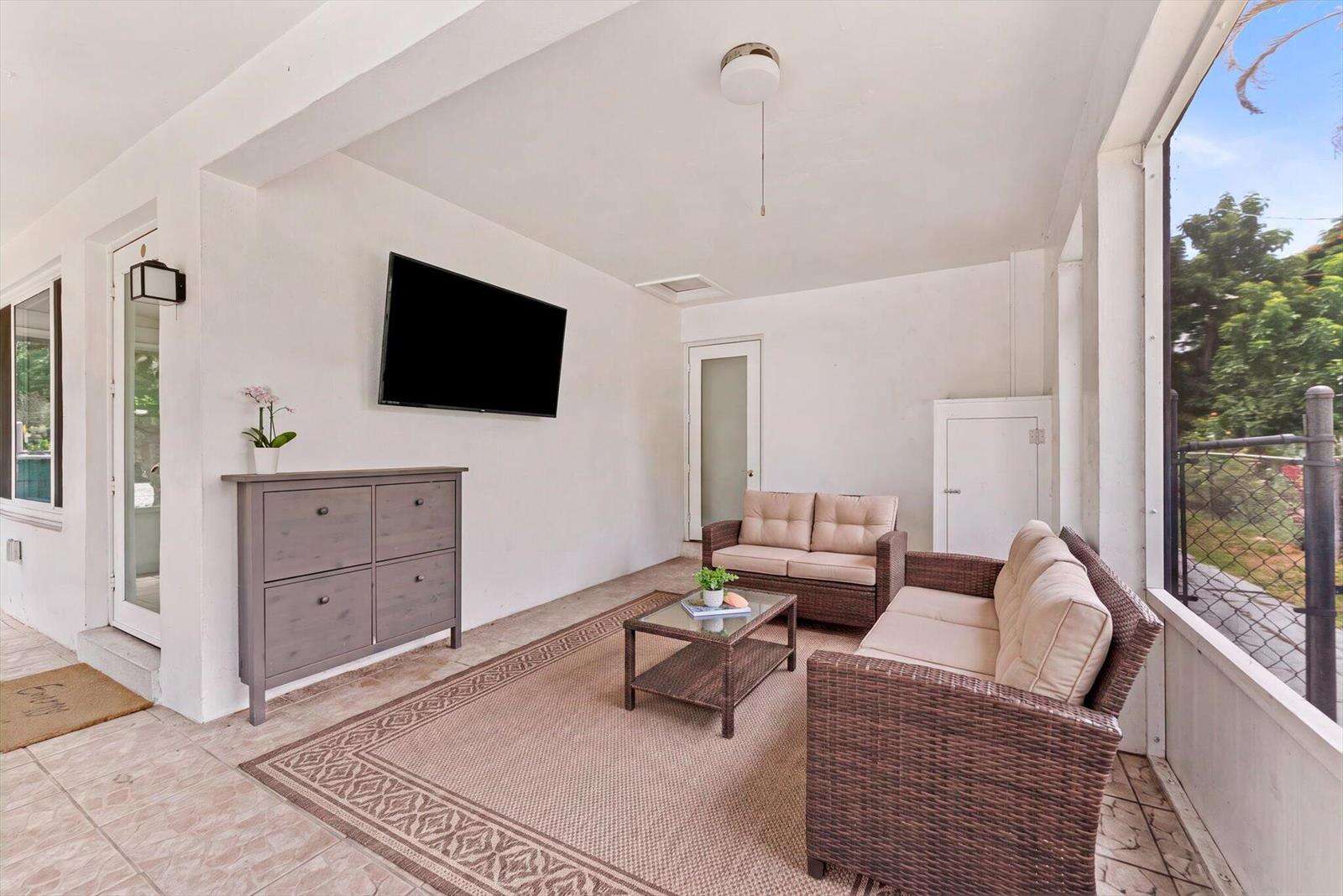 4641 25th, Dania Beach, FL 33312 - For Sale photo 4
