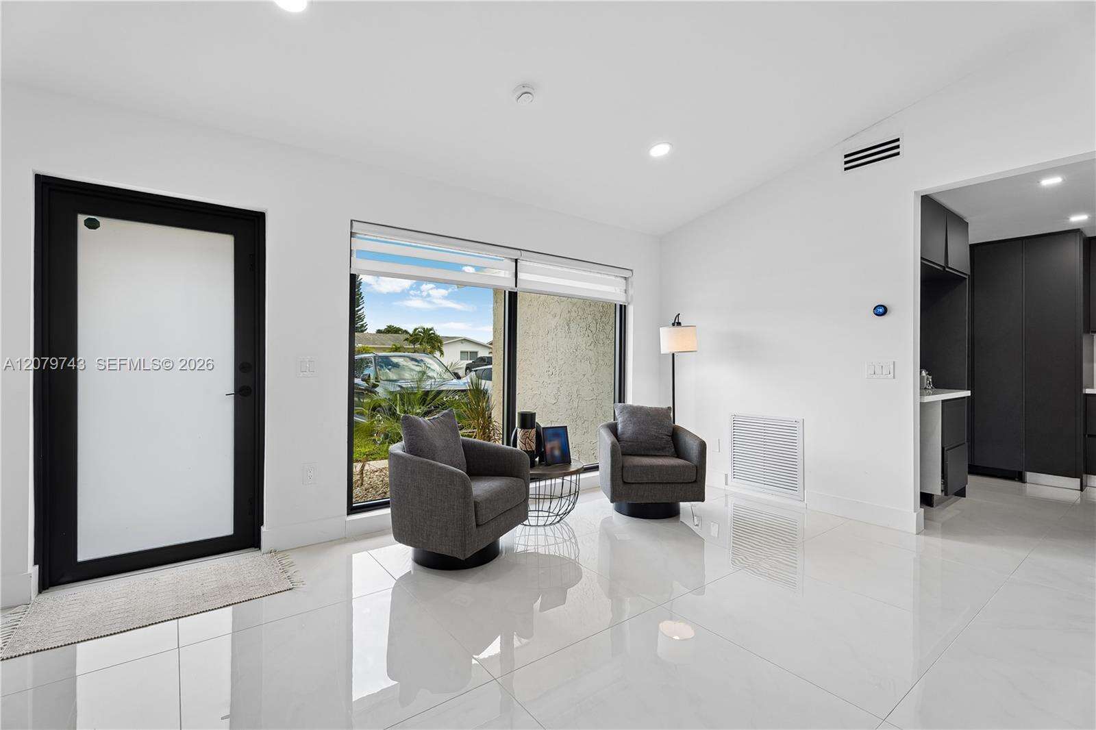 620 98th Ave, Pembroke Pines, FL 33024 - For Sale photo 2