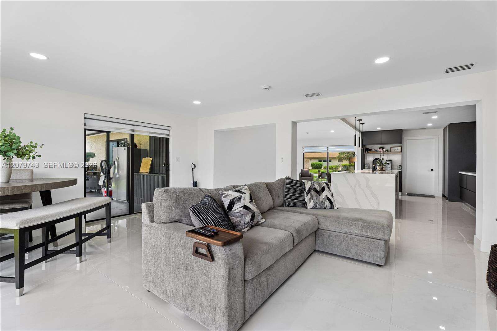 620 98th Ave, Pembroke Pines, FL 33024 - For Sale photo 13