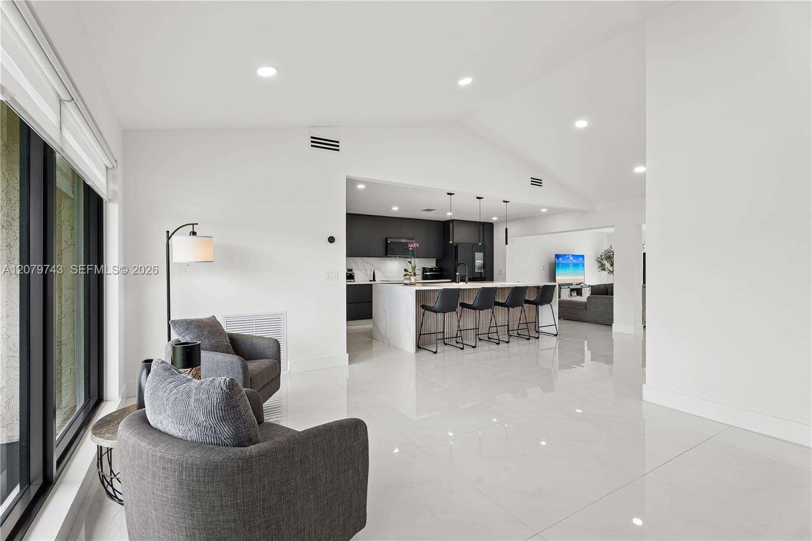 620 98th Ave, Pembroke Pines, FL 33024 - For Sale photo 4