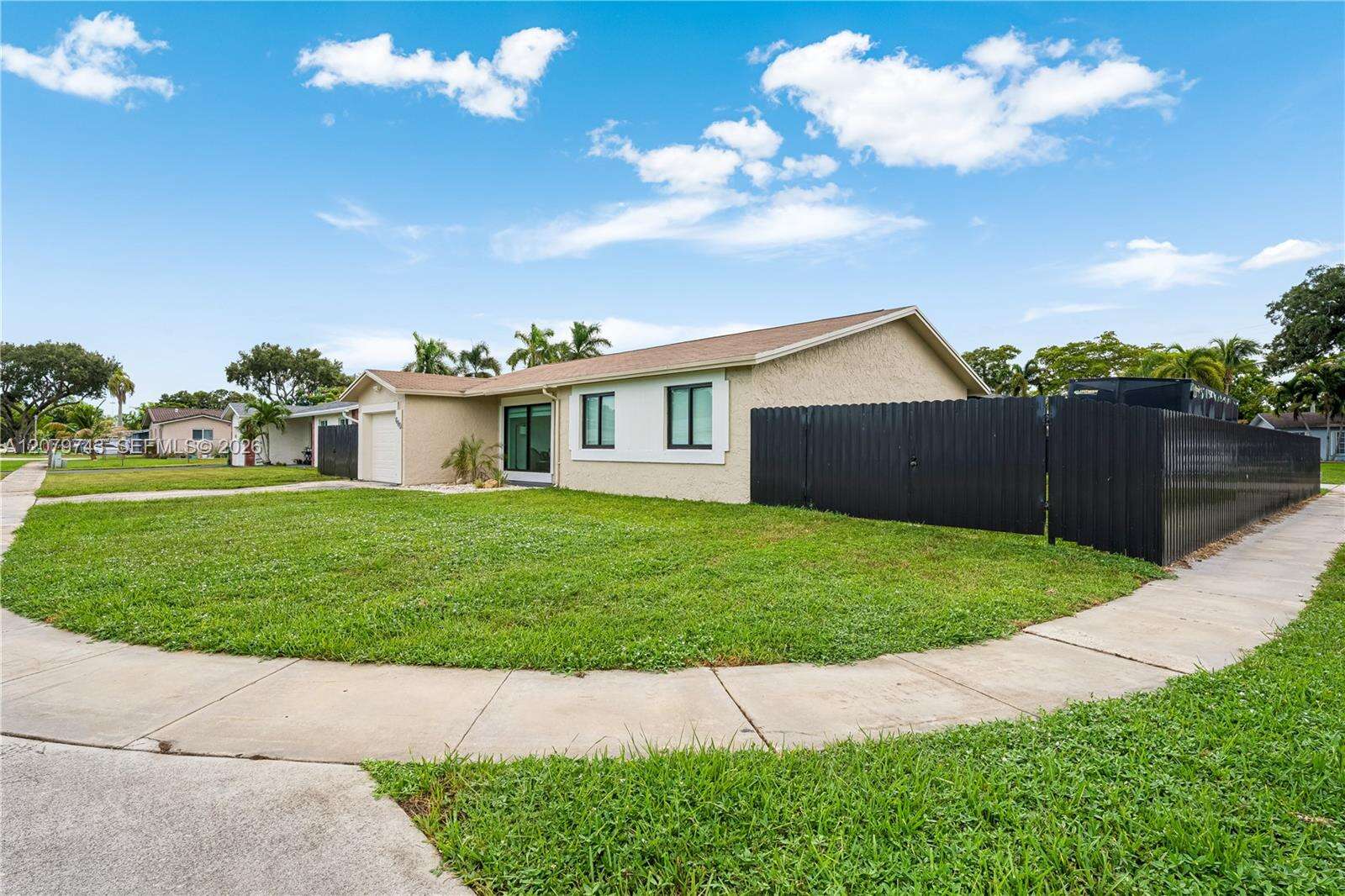 620 98th Ave, Pembroke Pines, FL 33024 - For Sale photo 32